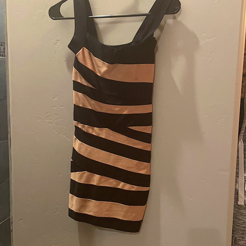 NWT BEBE banded dress
